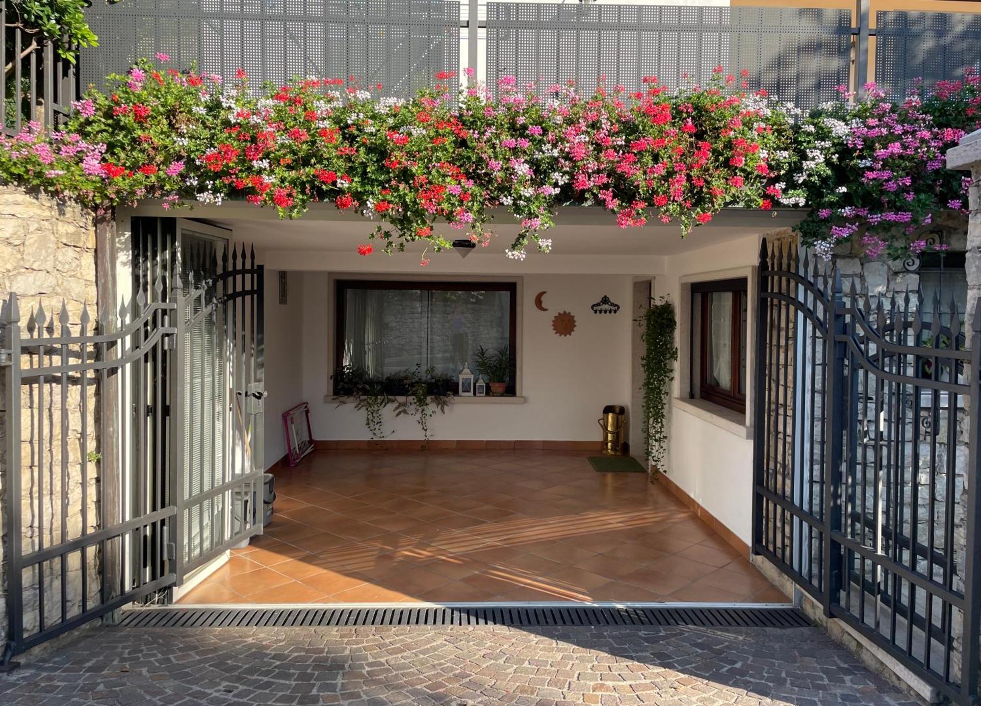 Tatjana House Apartment Brenzone sul Garda Bagian luar foto